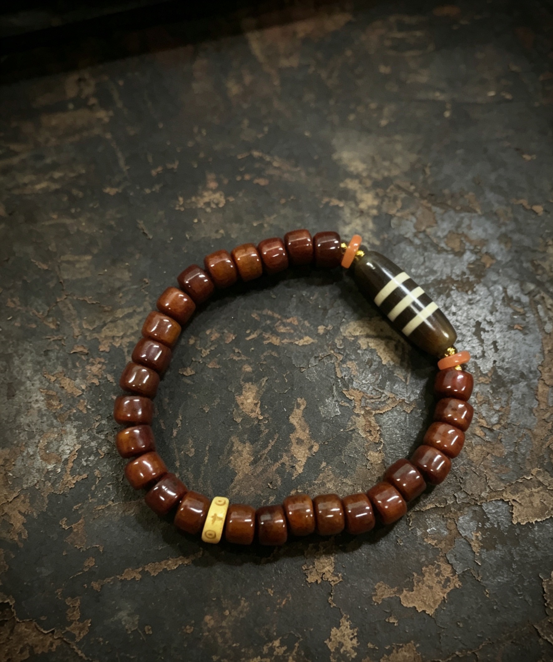 Blesston Personalized Tibetan Blessed Three-Line Dzi Bracelet – Handmade with Kukka Beads, South Red Agate & Wealth Thangka