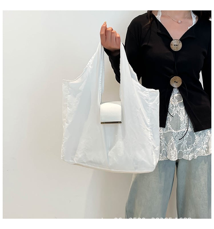 Last Day Sale — Up to 70% OFF | 👜✨Foldable Shopping Bag Keychain Eco-Friendly Reusable Tote Bag