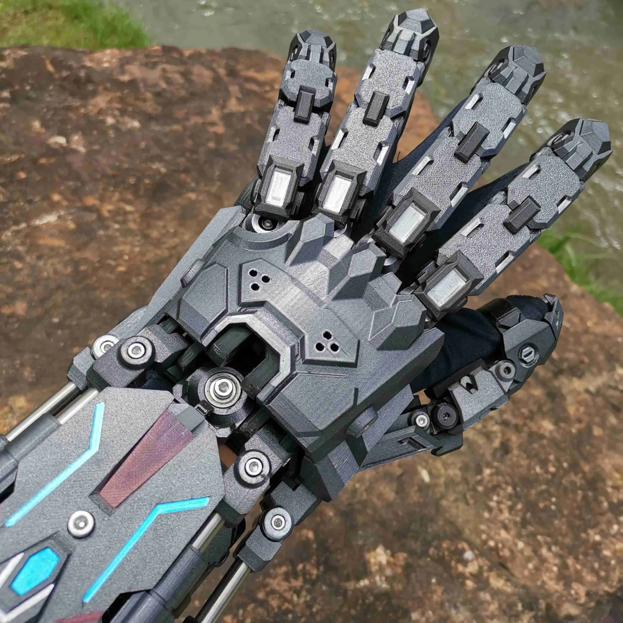 Cyberpunk 3D Printed Exoskeleton Arm Armor | Fully Articulated Cosplay Prop
