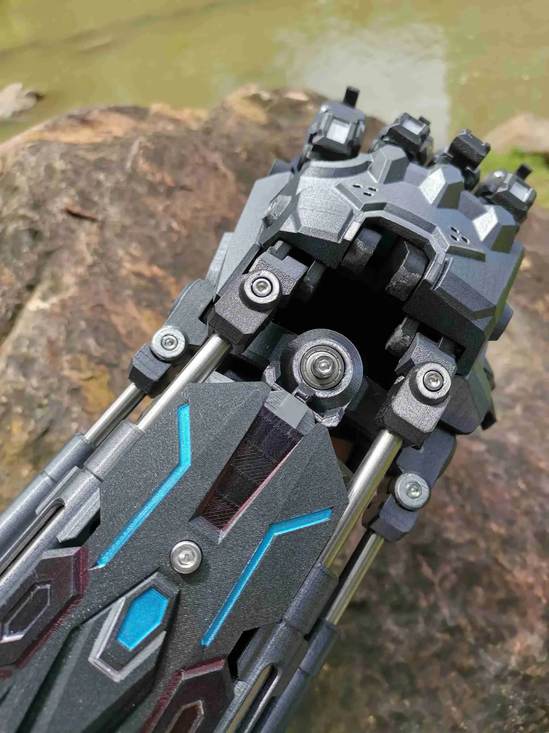 Cyberpunk 3D Printed Exoskeleton Arm Armor | Fully Articulated Cosplay Prop