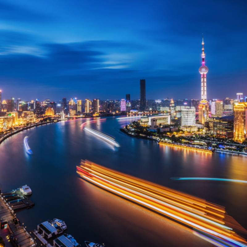 [Shiliupu Dock Huangpu River Cruise - Night Tour Ticket] Shanghai Huangpu River Cruise: Shiliupu Dock premium night tour of the Bund, boarding a three-deck luxury yacht.