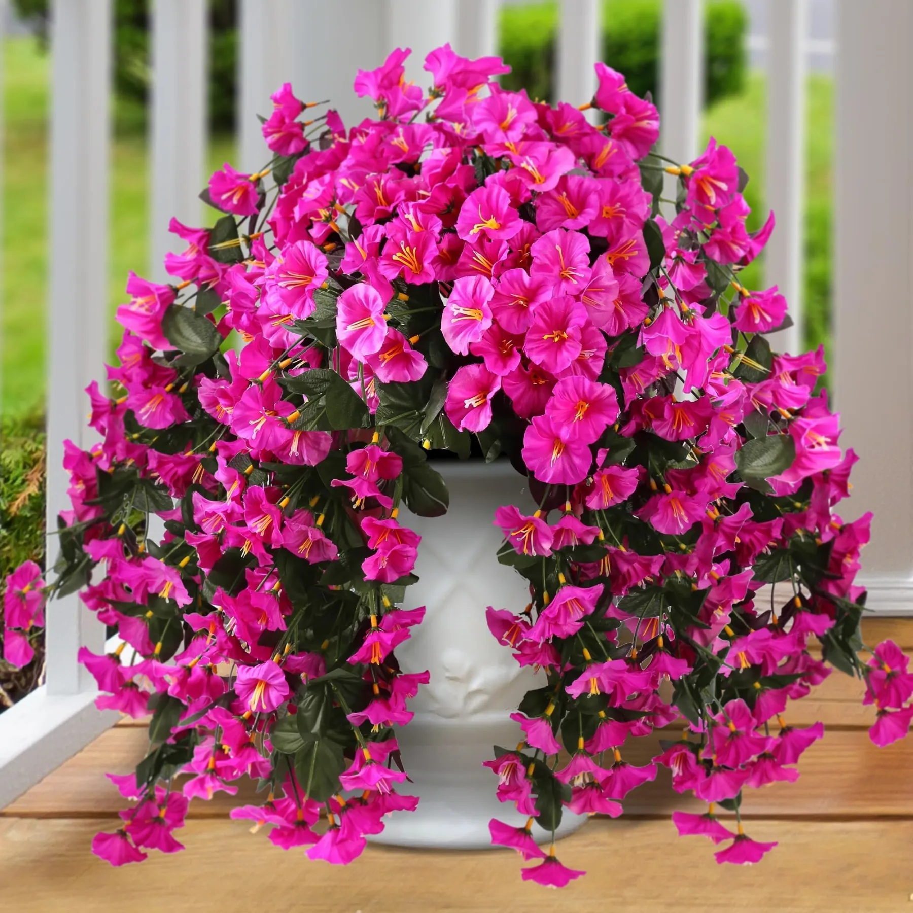 Plantas e flores artificiais suspensas