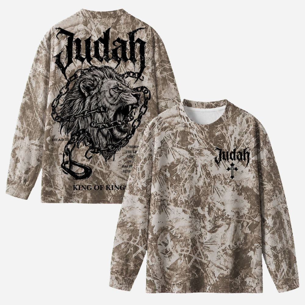 Chained Lion Eco Oversized Long-Sleeve Graphic Tees · GRS Certified
