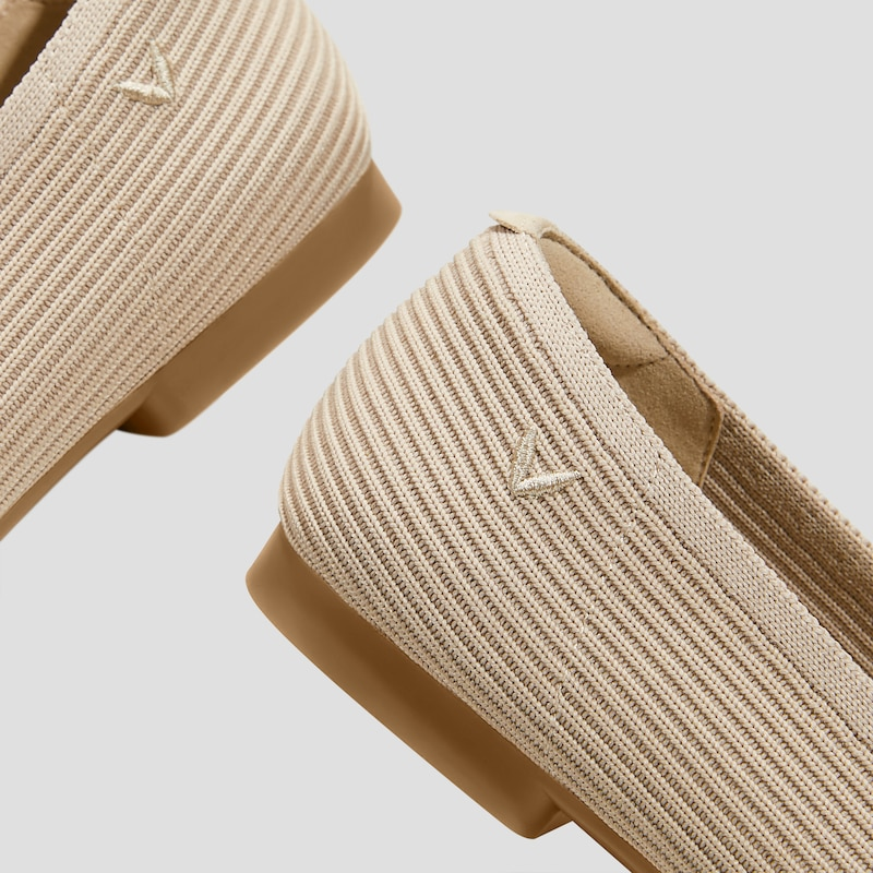 Square-Toe V-Cut Flats (Margot 2.0)