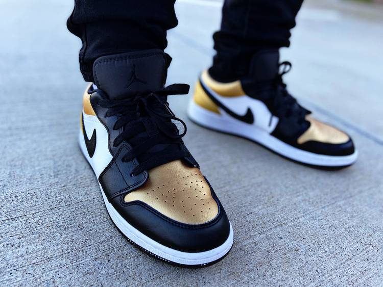 Low 'Gold Toe' CQ9447-700