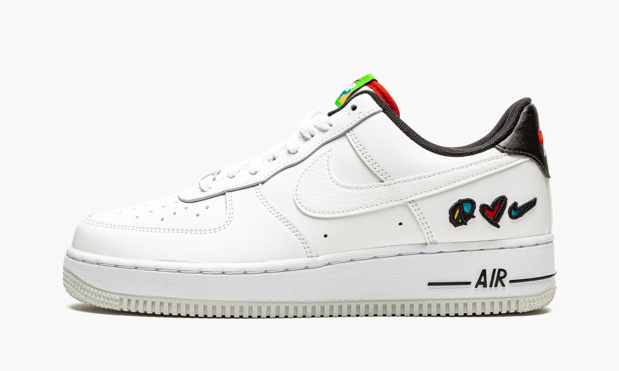 1 Low LV8 ��Peace, Love, Swoosh