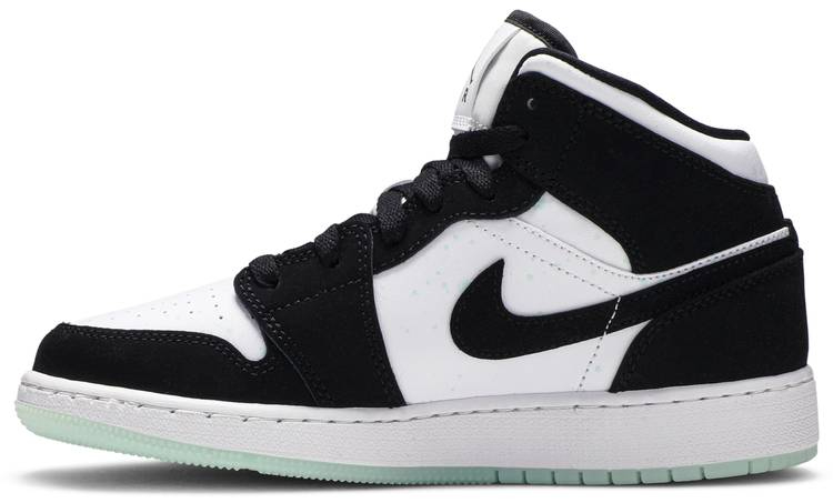 1 Mid SE GS 'Glow in the Dark Panda' BQ6931-103