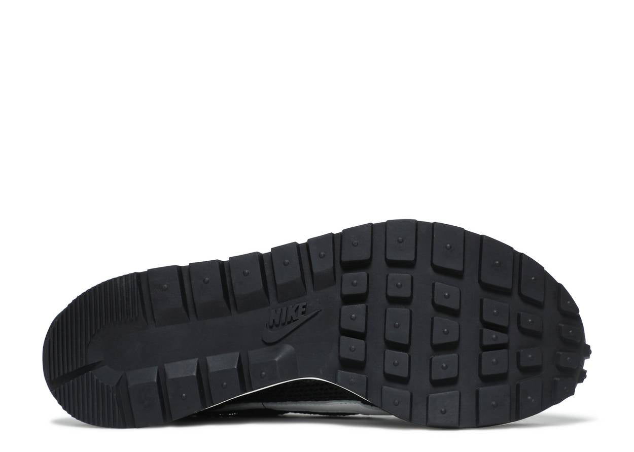 Black White CV1363-001