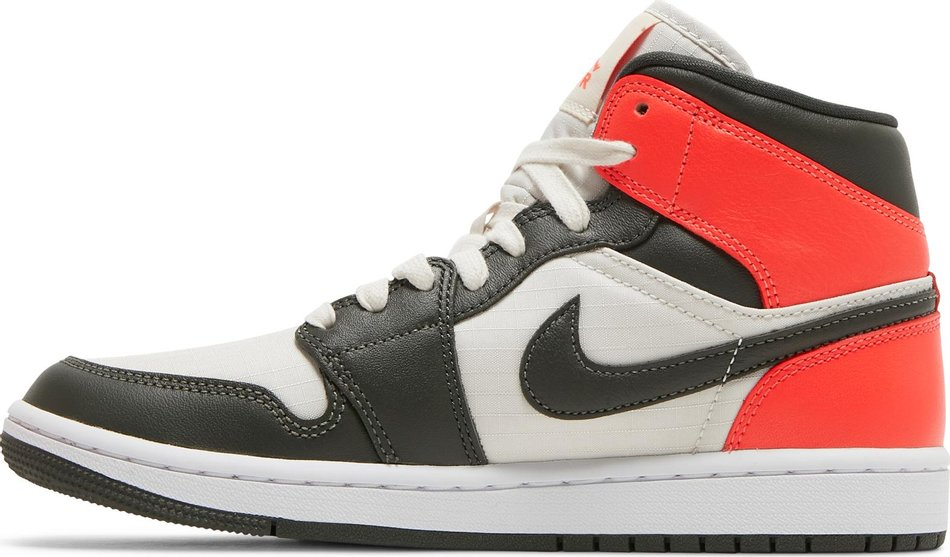 Wmns Mid SE 'Newsprint' DQ6078-100