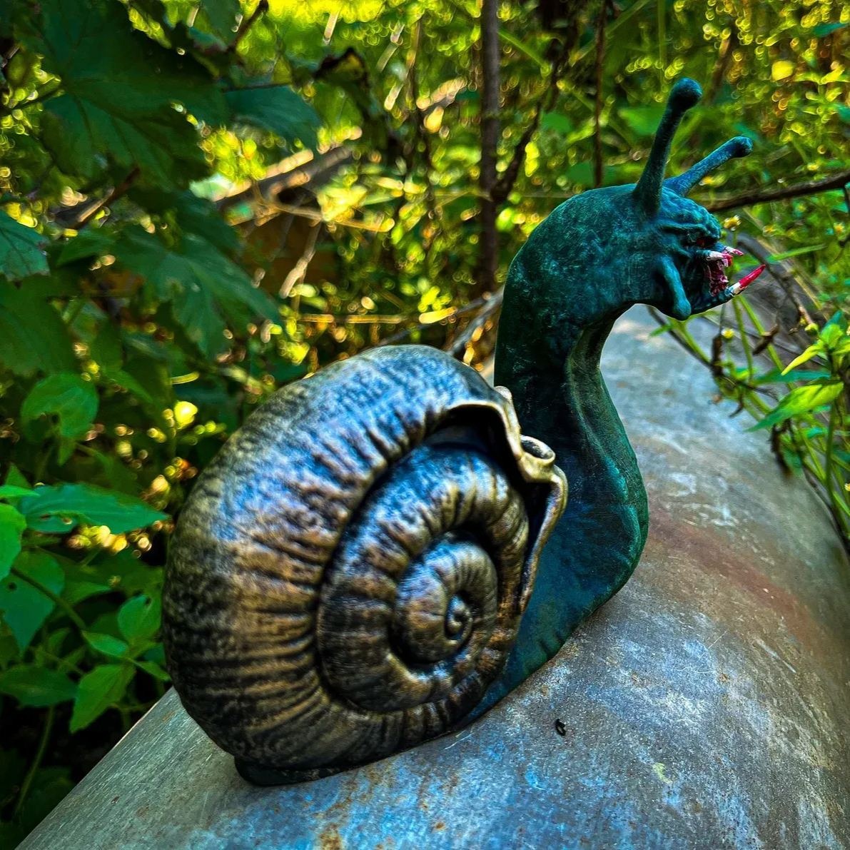 🔥HALLOWEEN PRE SALE💀🐌 BLOODY SNAIL SKULL SCULPTURE