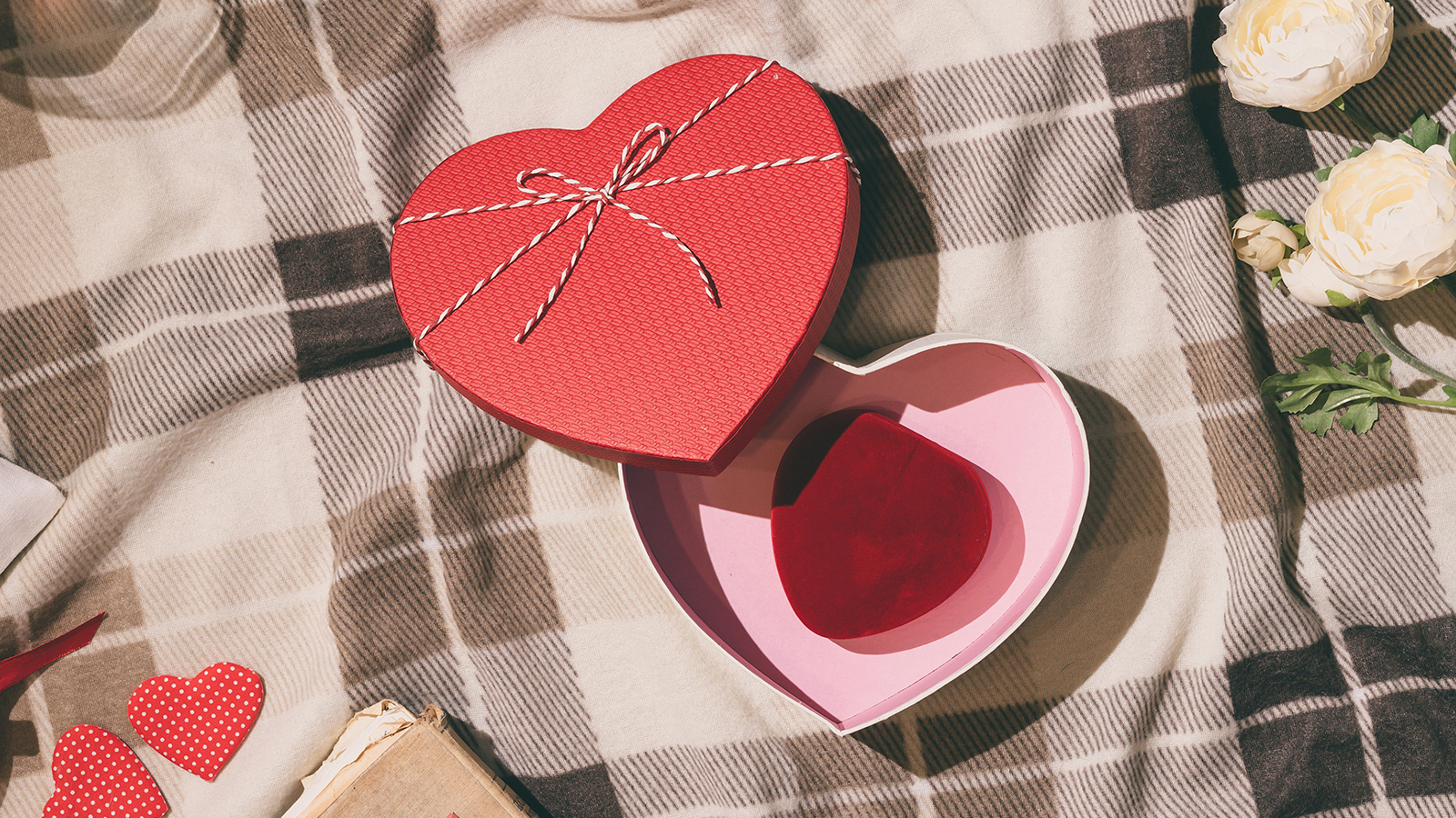 Construit avec amour : pourquoi les kits DIY mécaniques sont le défi parfait à relever en couple