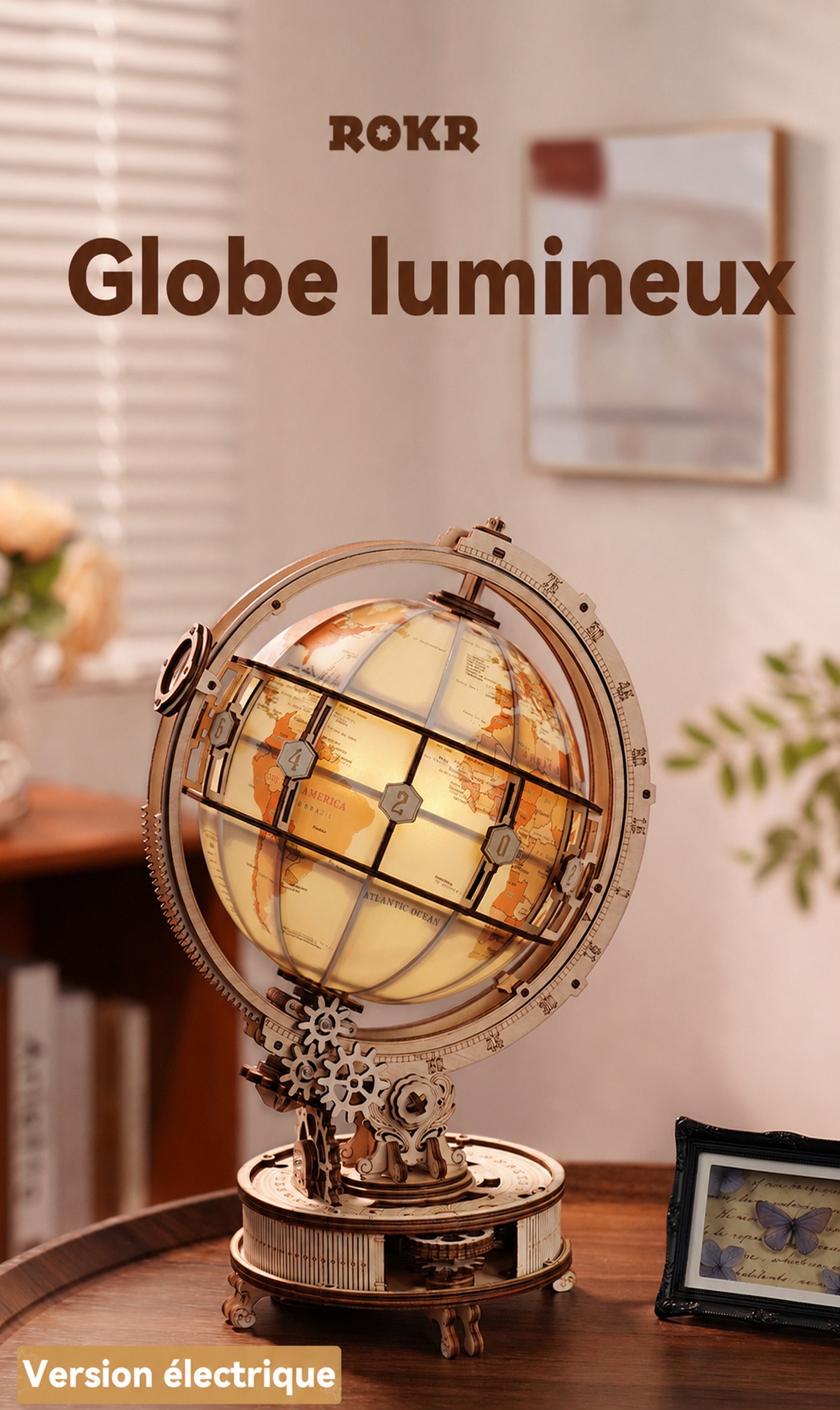 Luminous Globe translucent earth-tone color map gros plan
