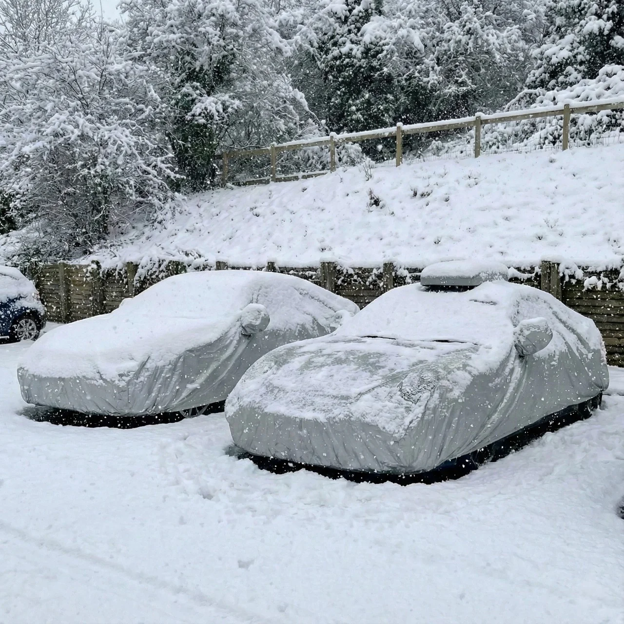 Automatic Smart Car Cover – Anti-Theft Alarm | Remote Control | All-Weather Protection