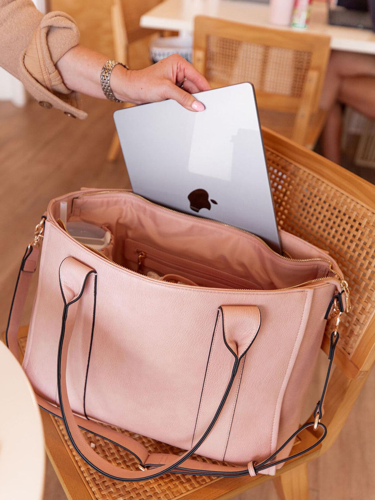 🔥Large Capacity Vegan Leather Work & Travel Tote Bag