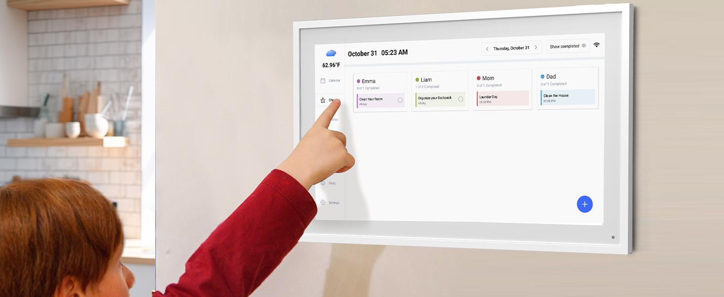 Digital family calendar with synced schedules