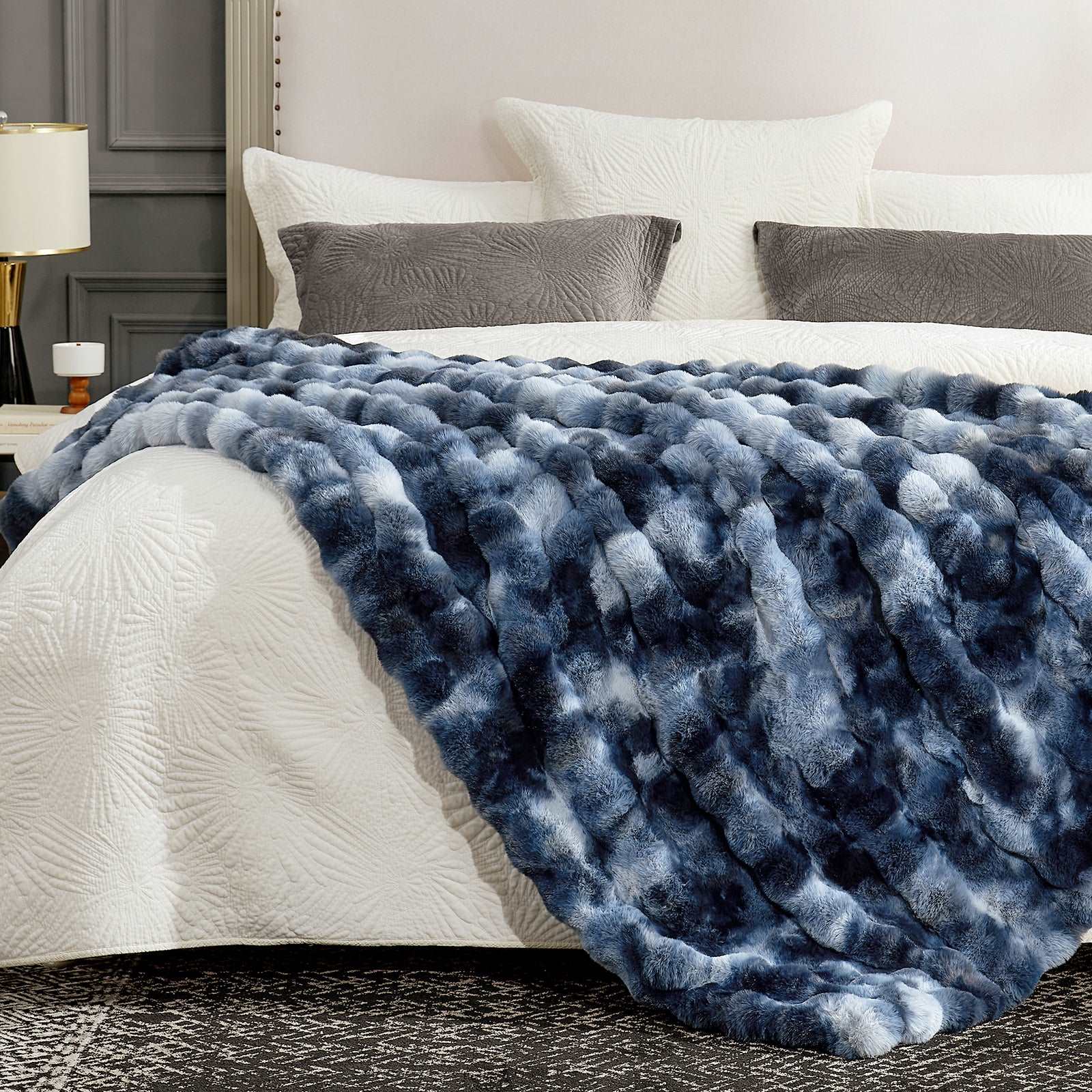 Bubble Faux Fur Throw Blanket - Tie-dye Pink