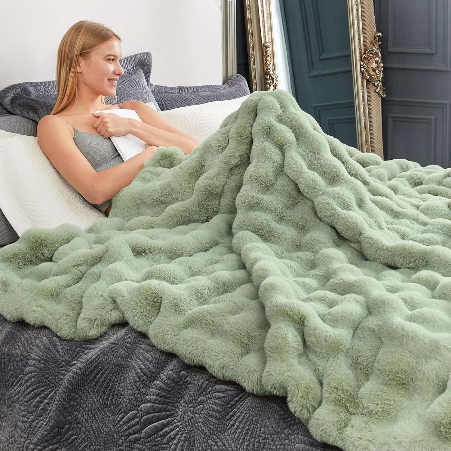 Bubble Faux Fur Throw Blanket - Tie-dye Pink