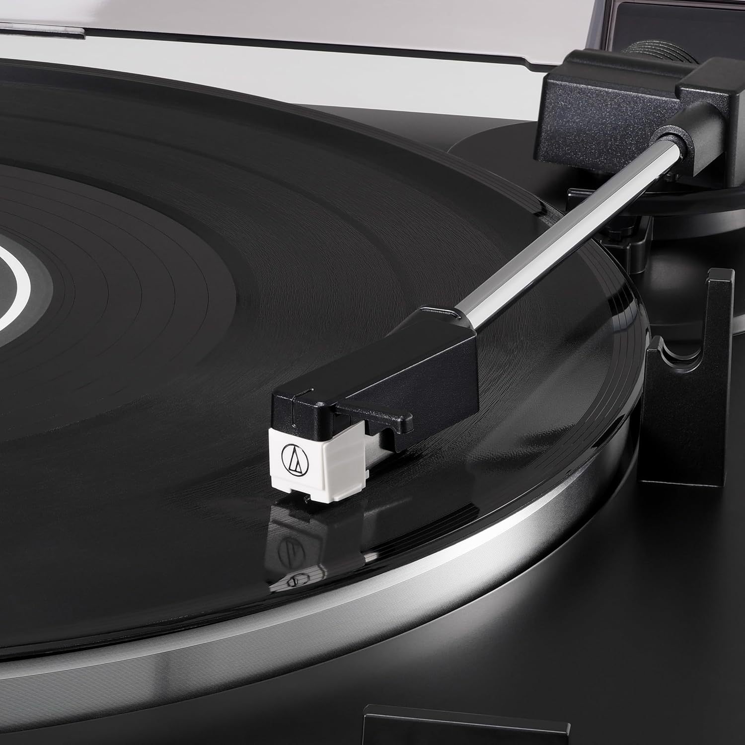 Audio-Technica - Tocadiscos AT-LP60X-BK totalmente automático con transmisión por correa, velocidades de 33/45 RPM (negro)