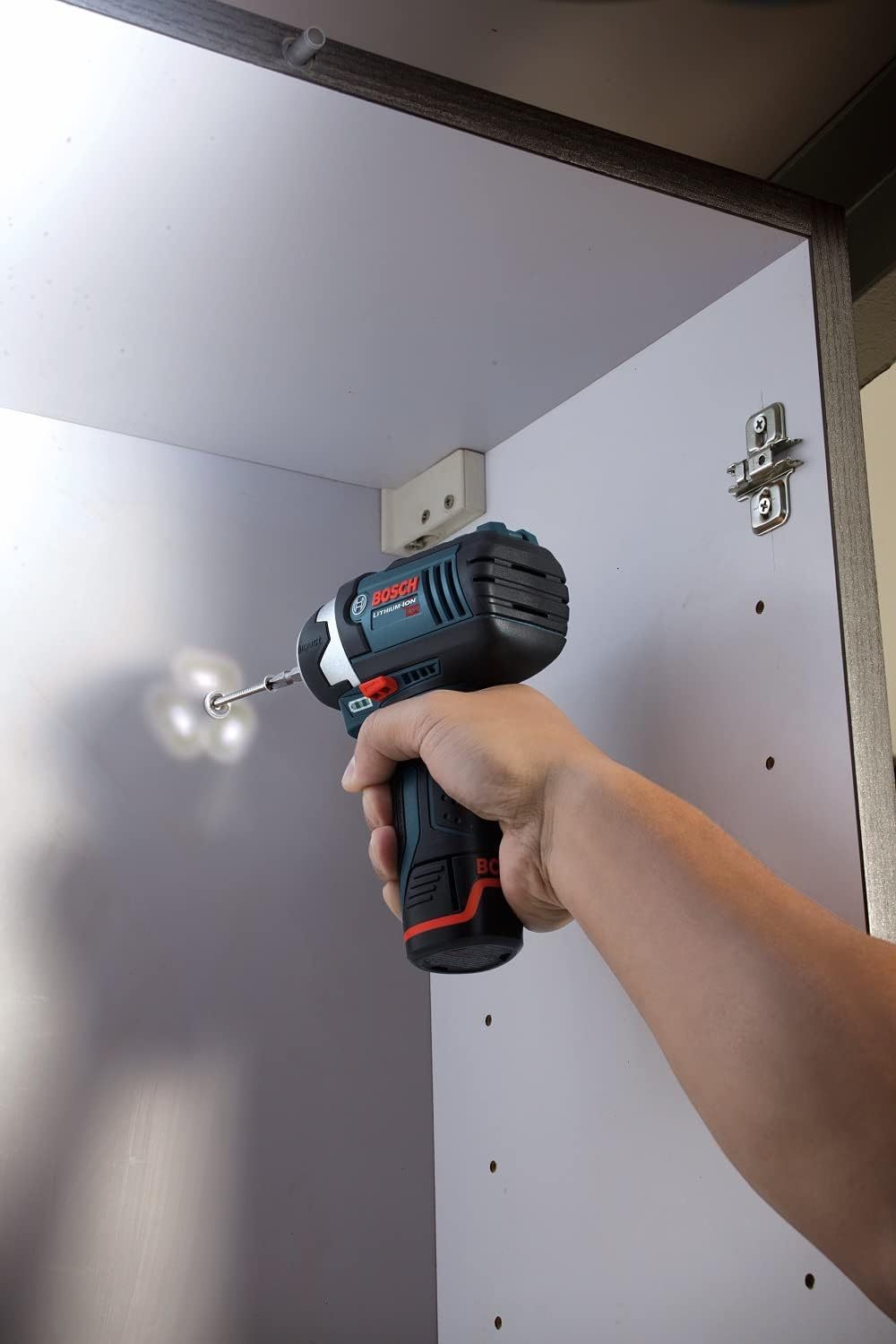 Bosch CLPK22-120 Kit combinado de 2 herramientas de 12 V máx. con Taladro/Atornillador de 3/8", Atornillador de impacto y (2) baterías de 2.0 Ah