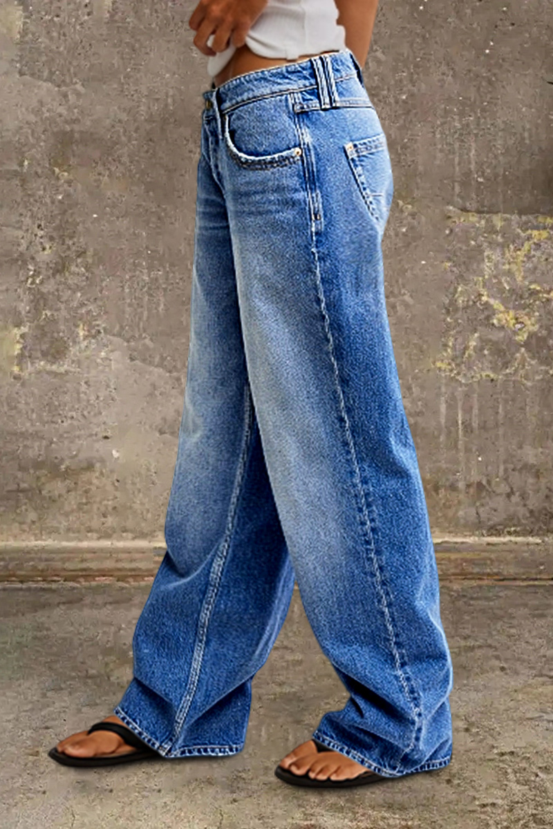 Jeans a gamba dritta a vita media con lavaggio medio