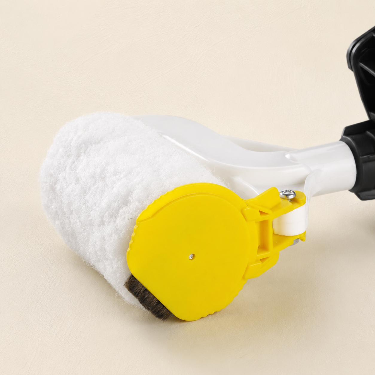 Portable Paint Roller with Built-In Paint Storage Tank