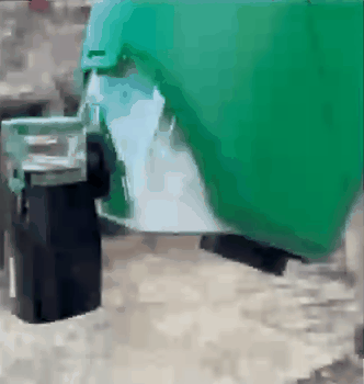 Portable equine nebuliser in use