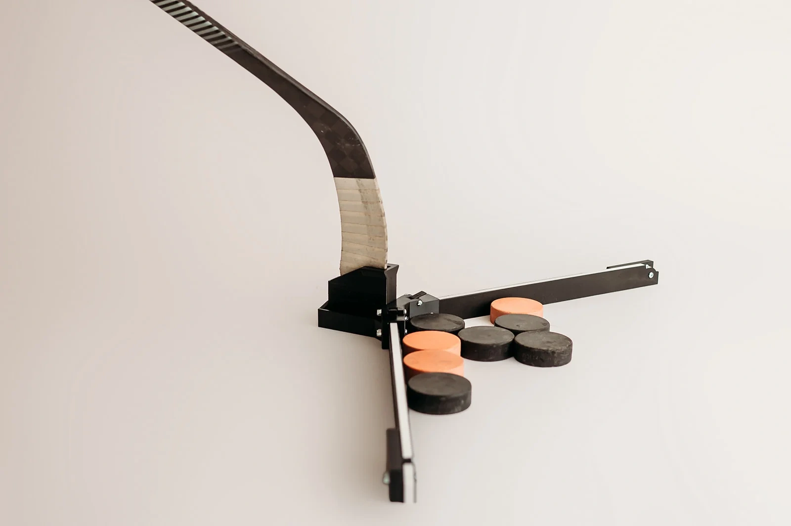 2-in-1 Hockey Training Tool | 48 Pucks Collector & Stickhandling Deker