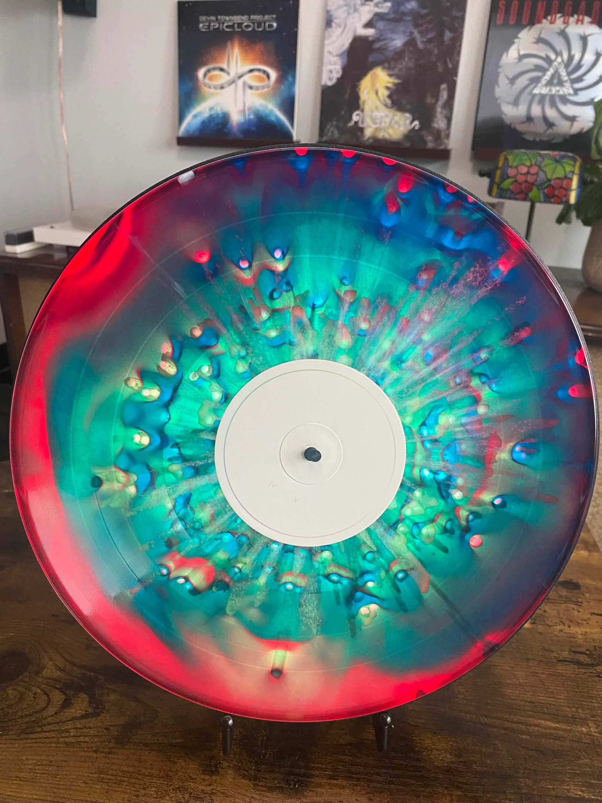 Bluetooth RGB Vinyl Display Holder | Heat‑Safe LED for Record Collectors