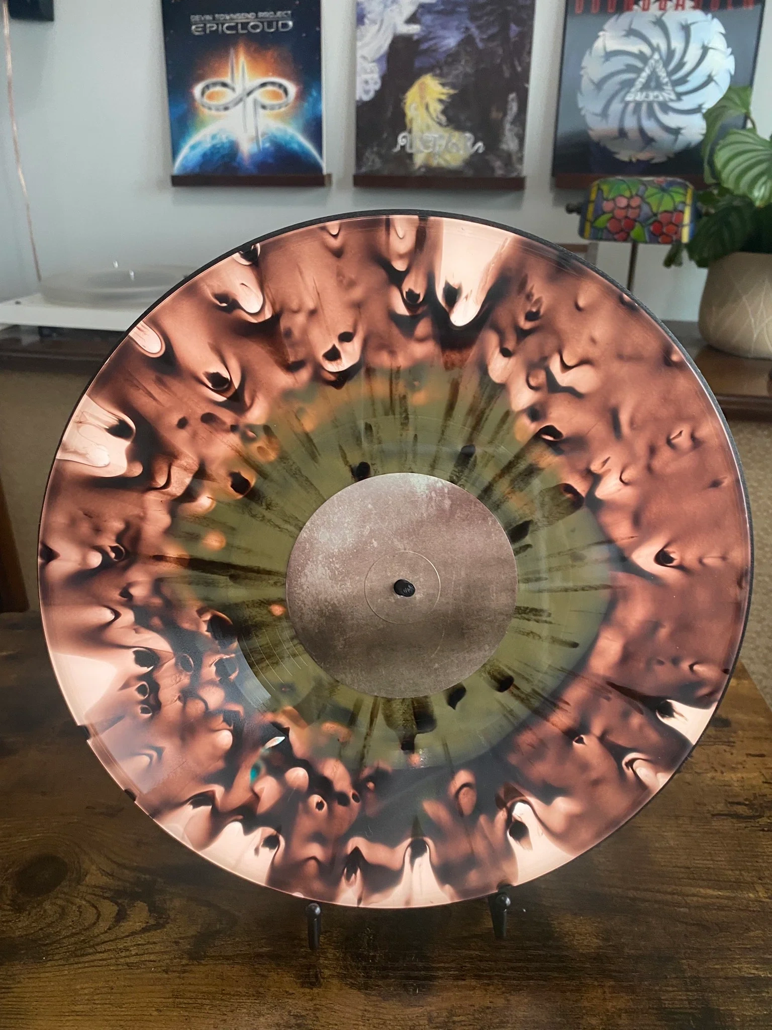 Bluetooth RGB Vinyl Display Holder | Heat‑Safe LED for Record Collectors