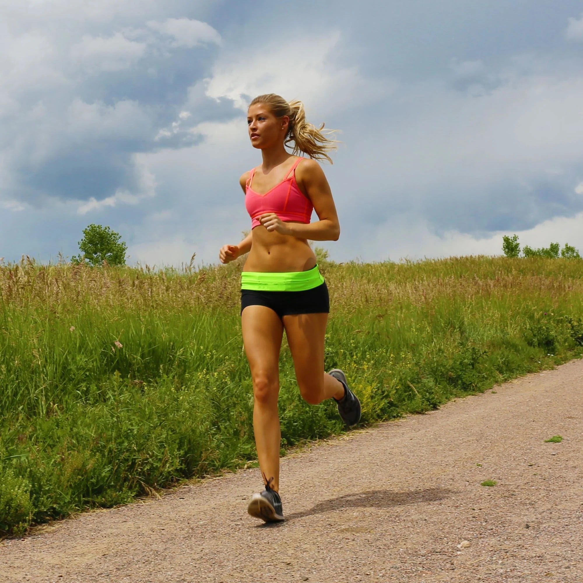 Classic Running Belt – Phone, Keys, and Fitness Belt