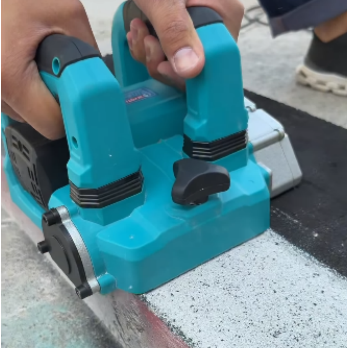 Wall Scraper – 1600W Electric Wall Planer for Fast Surface Preparation