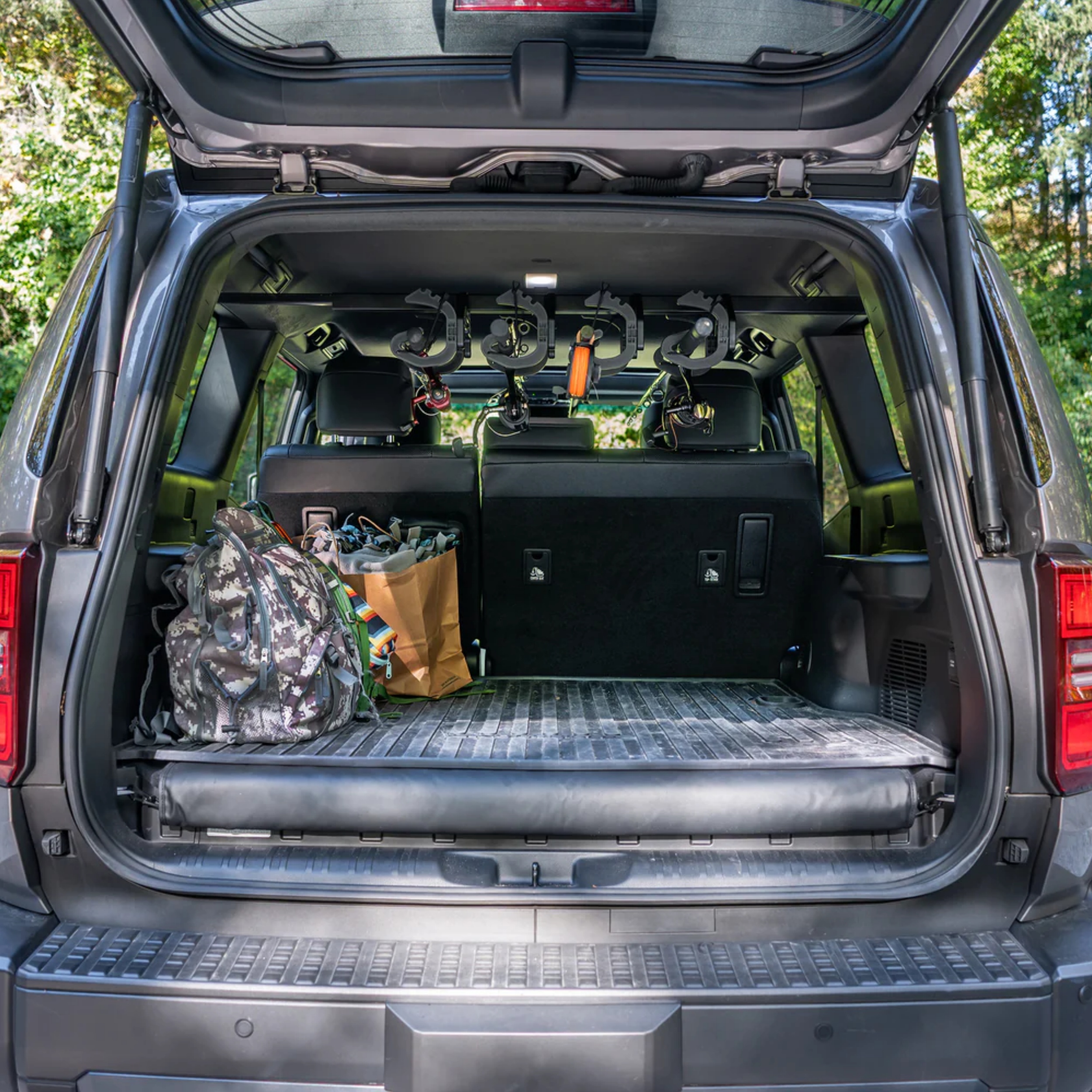 In-Vehicle Fishing Rod Holder – Rear‑Only Mount for SUVs, Wagons & Vans 