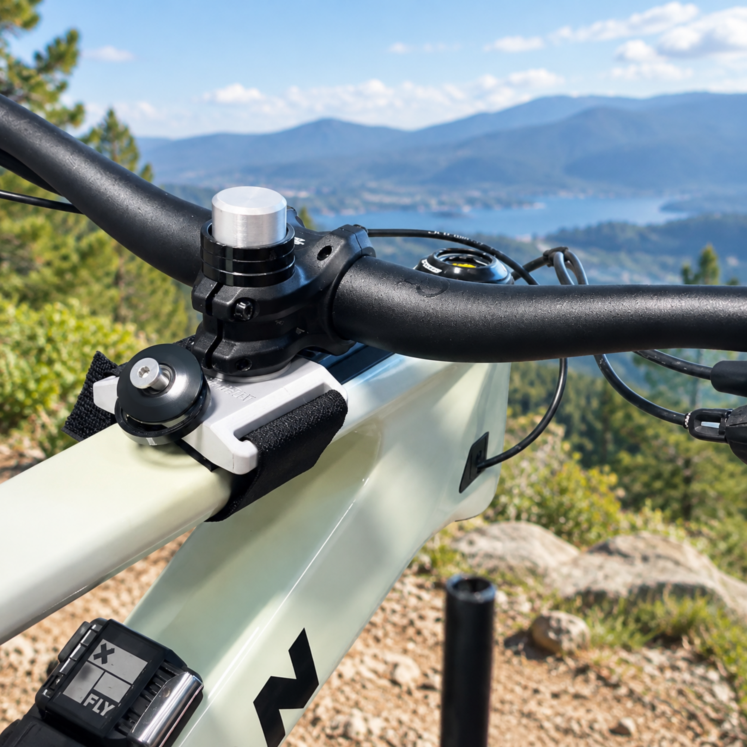 Bicycle Front-End Maintenance Dock System