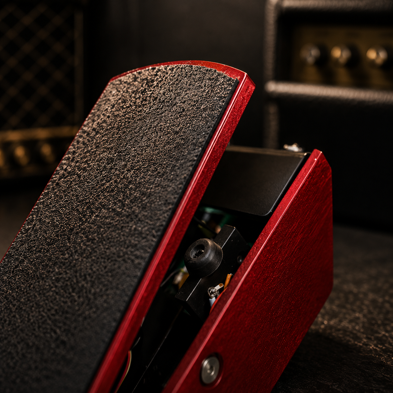 2‑in‑1 Active Volume Pedal with Chromatic Tuner & Touchscreen Display