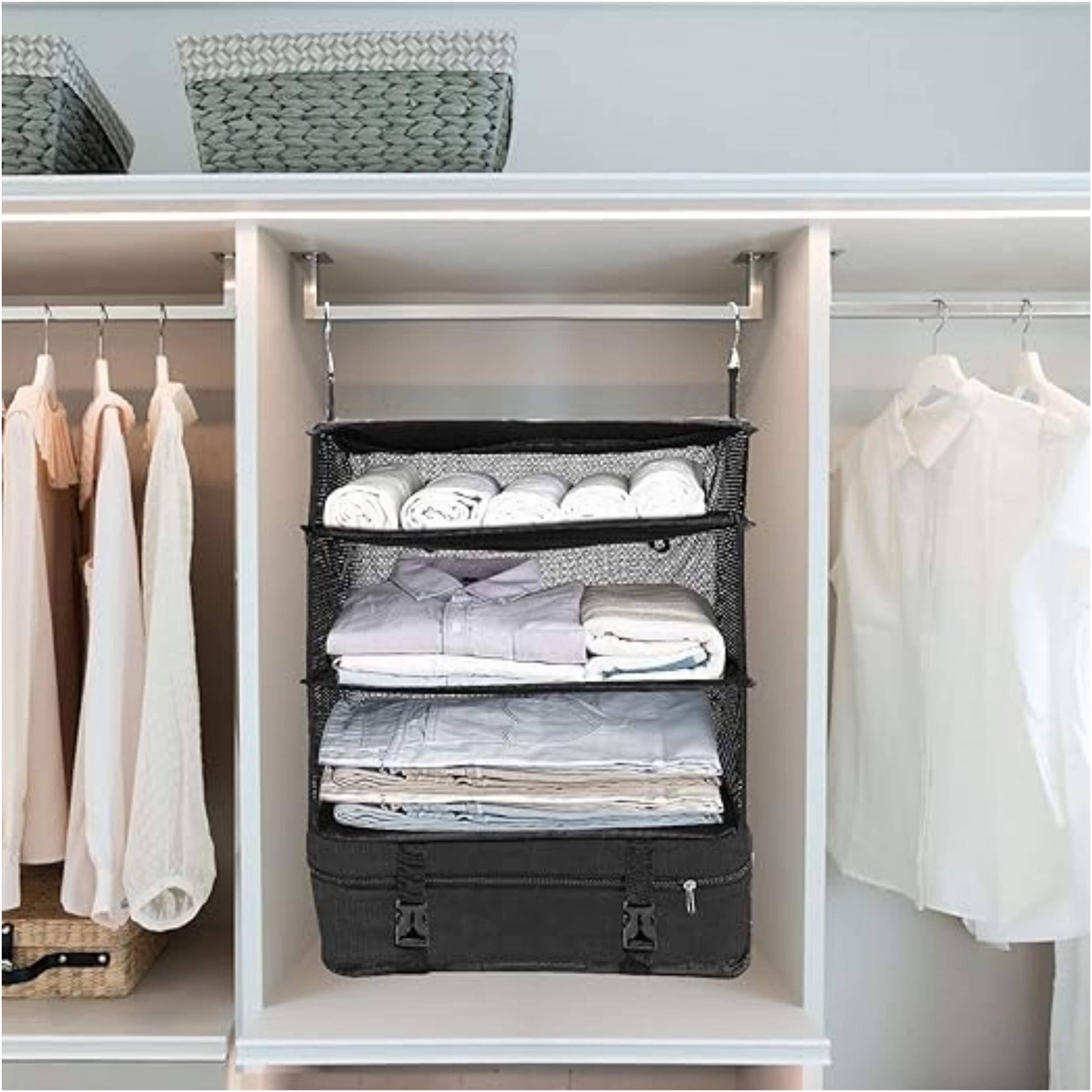 Travel Hanging Organizer with Toiletry Bag – Your Portable Wardrobe on the Go