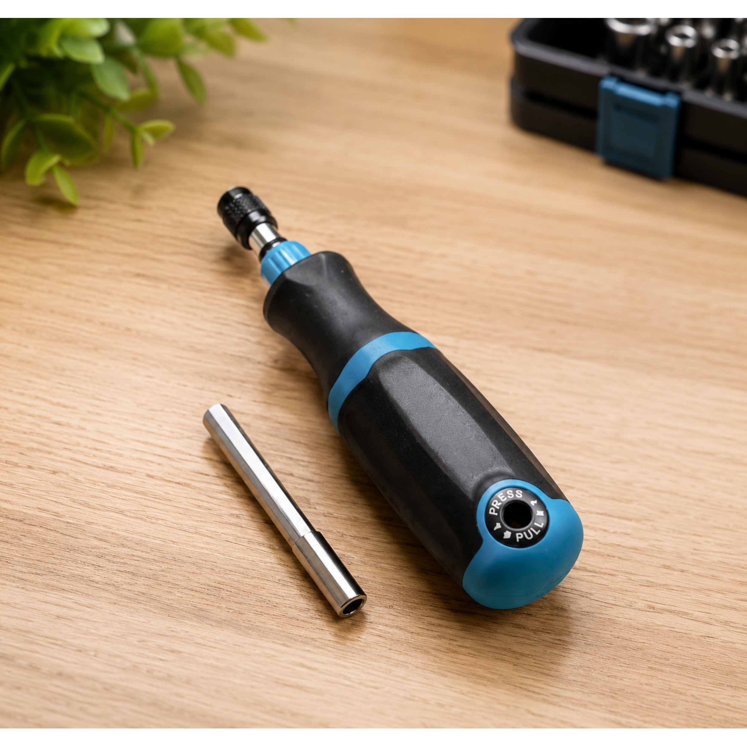 Ratcheting Bit Screwdriver Set – Compact Multi-Bit Hand Tool with Built-In Storage