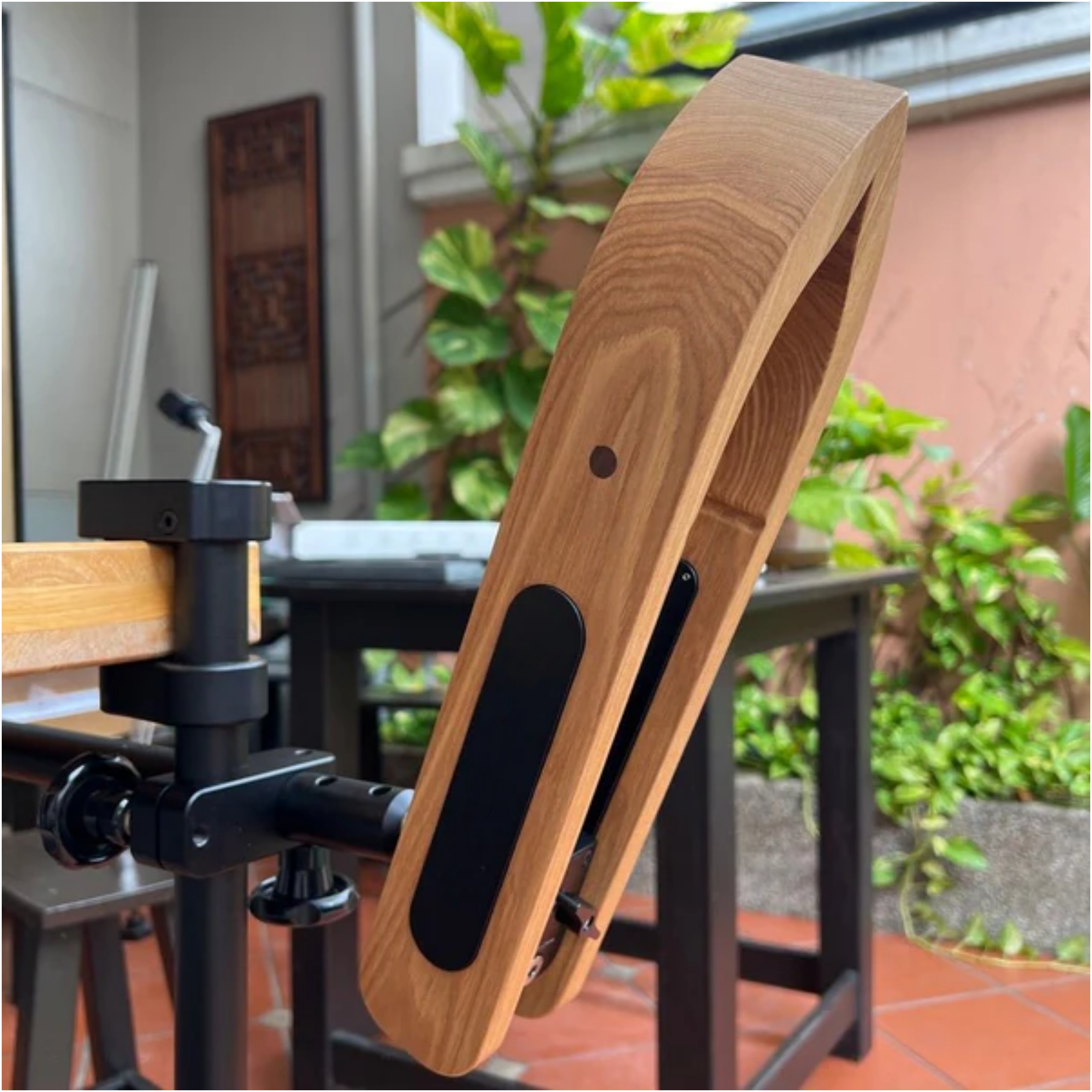 Maxita Stitching Pony – Ergonomic Leather Stitching Clamp with Full Adjustability