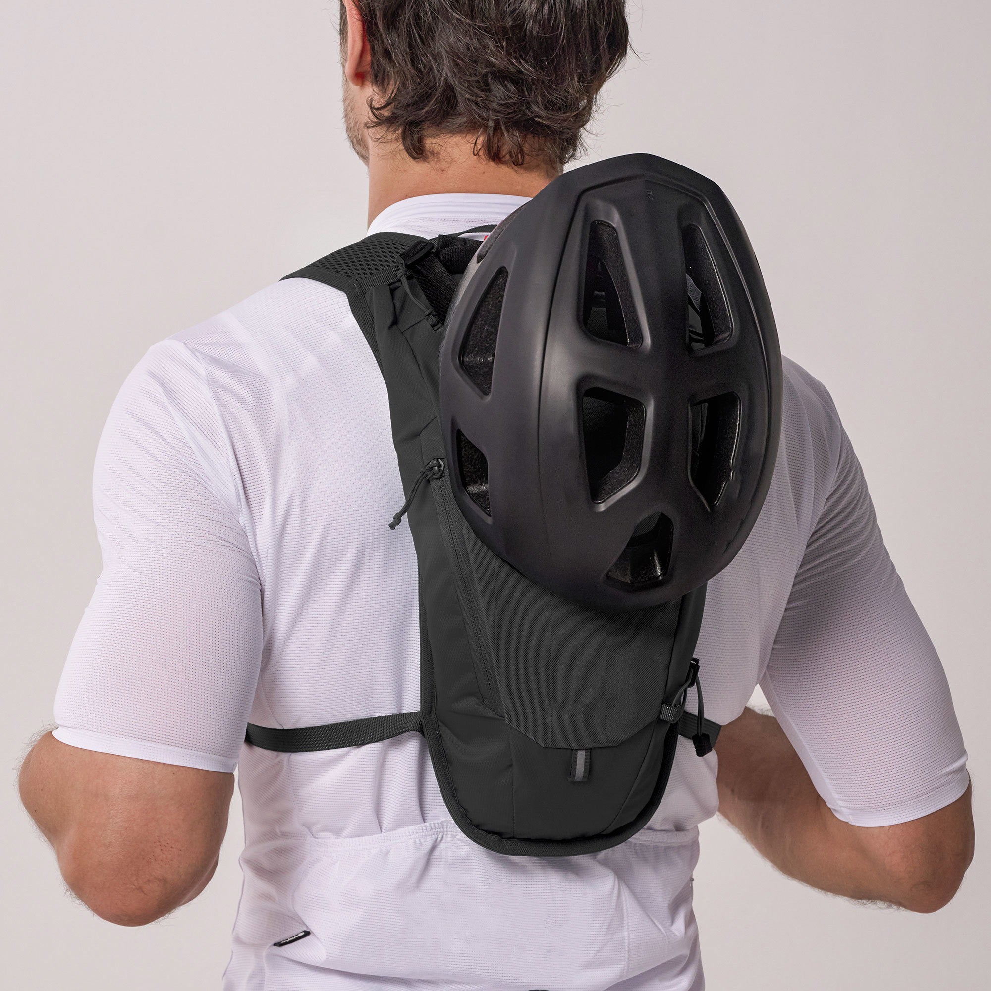 Hydration Vest Backpack – Lightweight Running Hydration Pack with Water Bladder