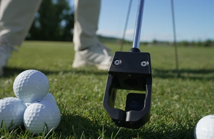 Golf Teeing Device – Stand, Pick Up, and Tee Up Without Bending