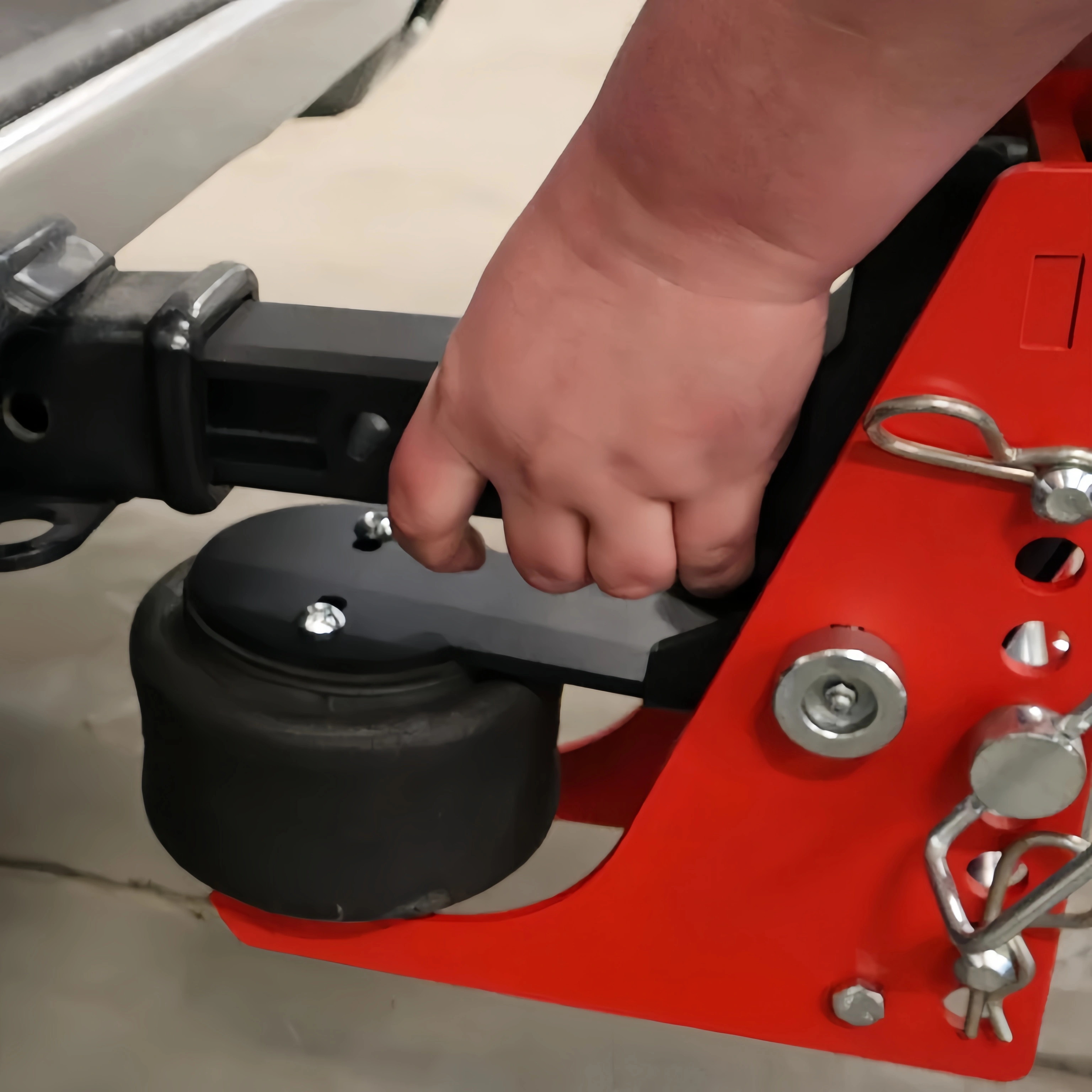 14,000 lb Air Ride Hitch – Adjustable Drop/Rise