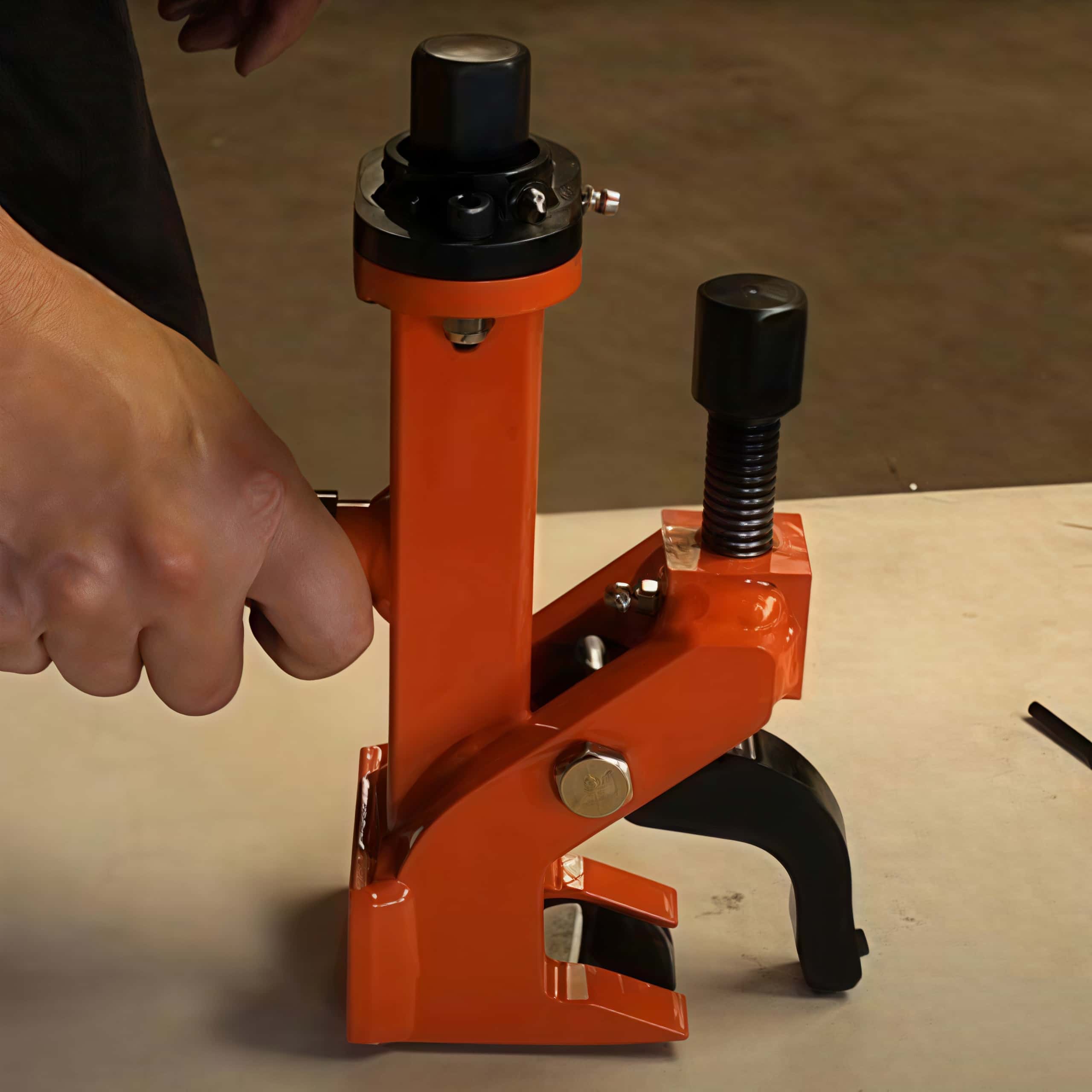 Pneumatic Tire Bead Breaker – Impact-Driven, 127mm Stroke, No Wheel Removal Required