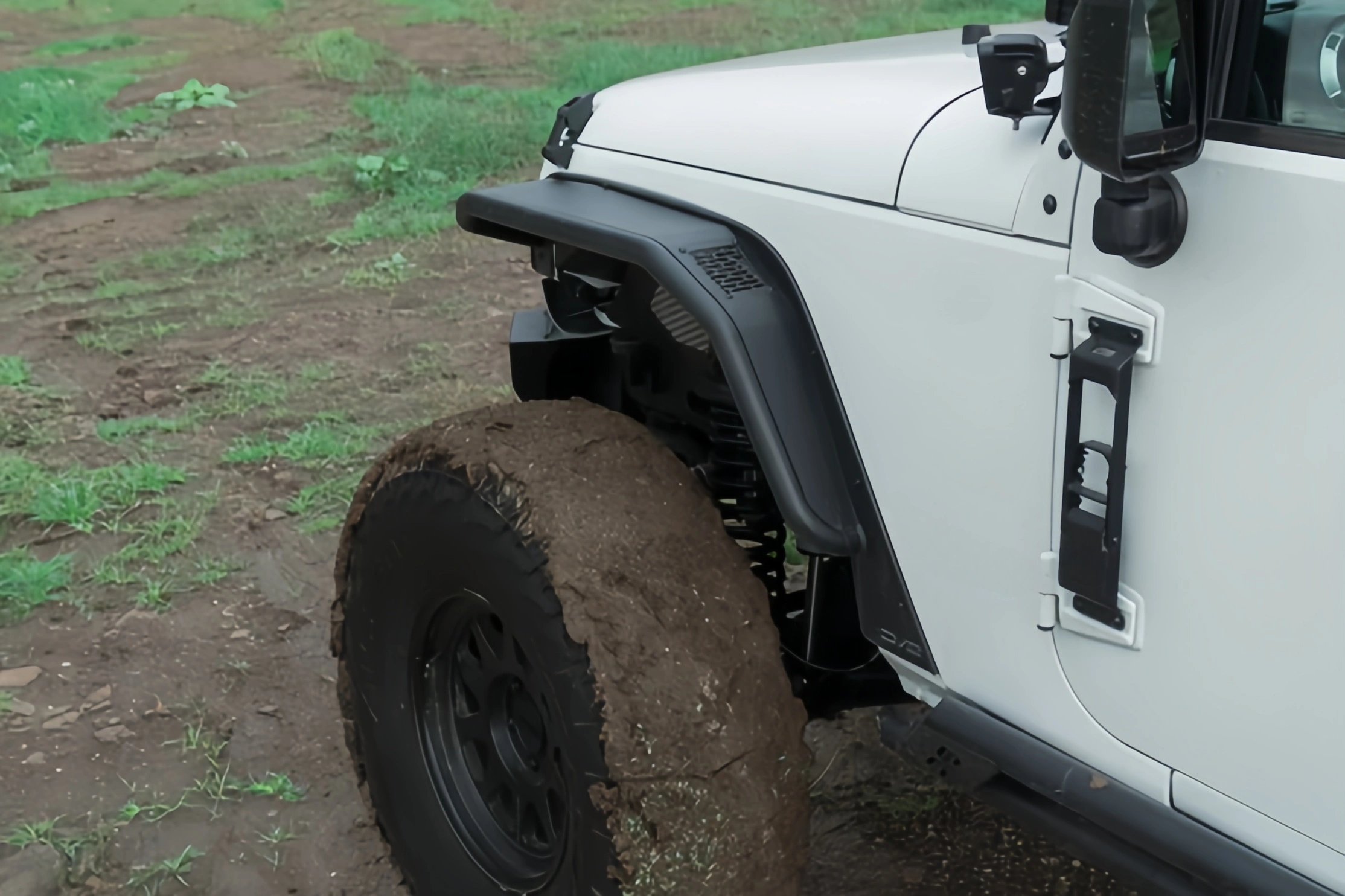 Door Hinge Mounted Steps – Foldable Roof Access Step for Vehicles with Exposed Door Hinges