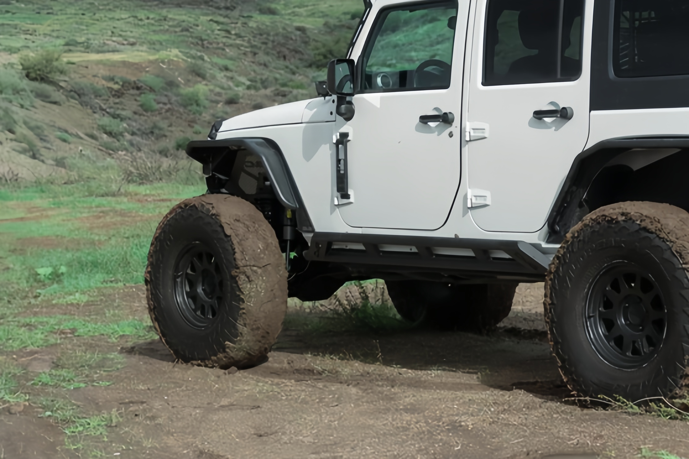 Door Hinge Mounted Steps – Foldable Roof Access Step for Vehicles with Exposed Door Hinges