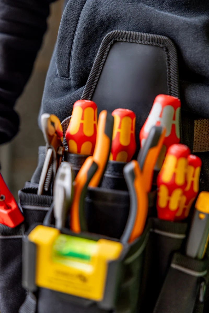 Multi‑Trade Tool Pouch – 2 Main Pockets, 3 Vertical Slots & 4 External Pockets for Everyday Site Work