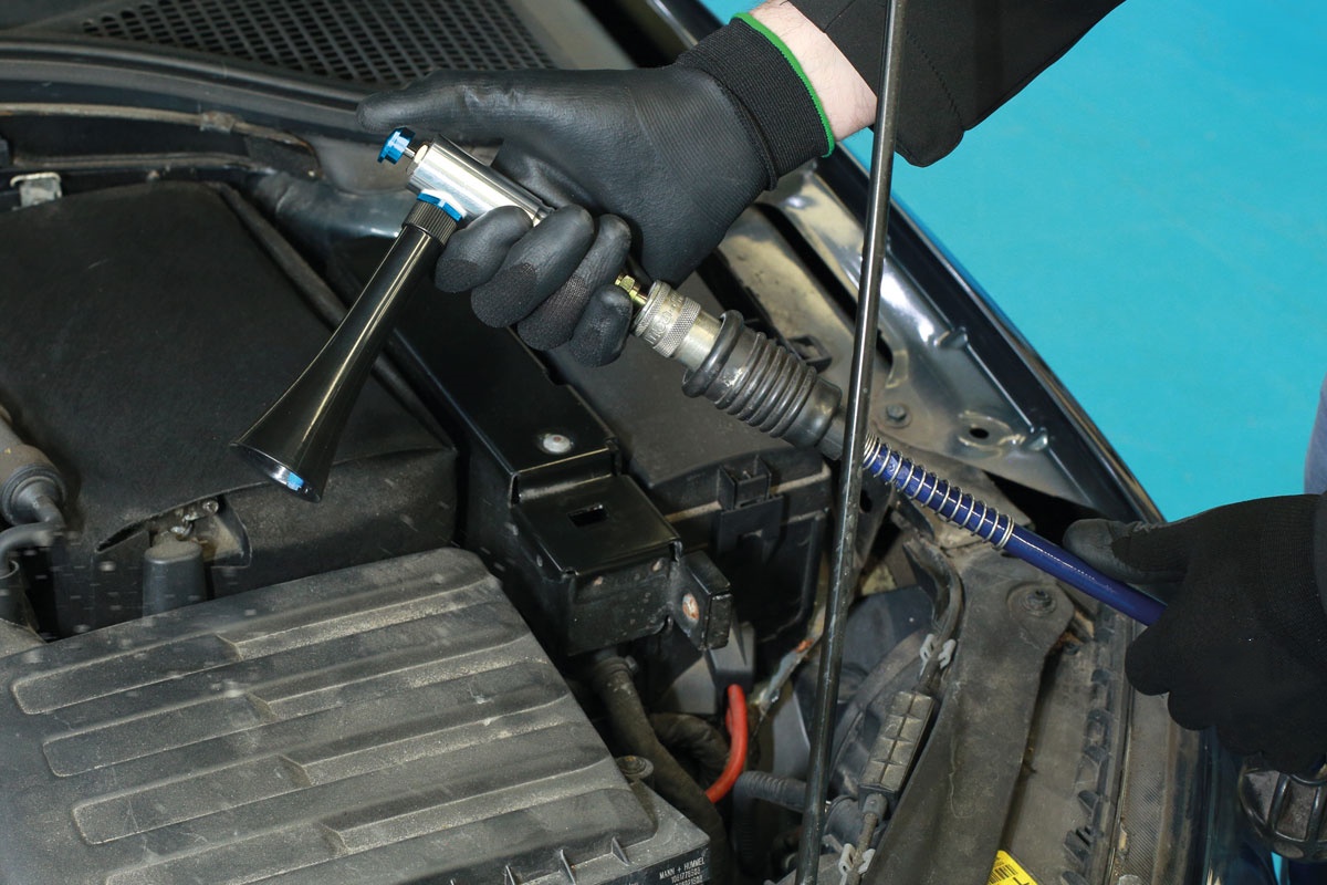 Compact Swirl Blow Gun – Aluminum Body, Vortex Airflow for Interior Detailing