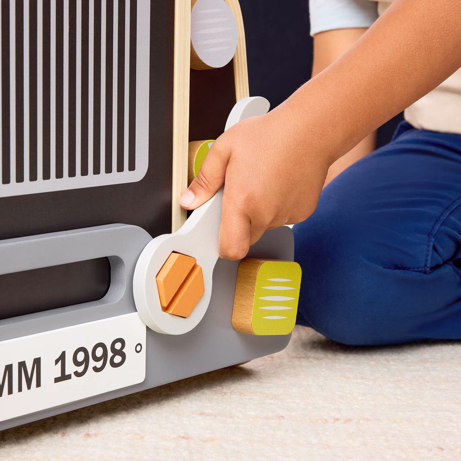 Wooden Car Mechanic Playset – Interactive Auto Service Station for Kids