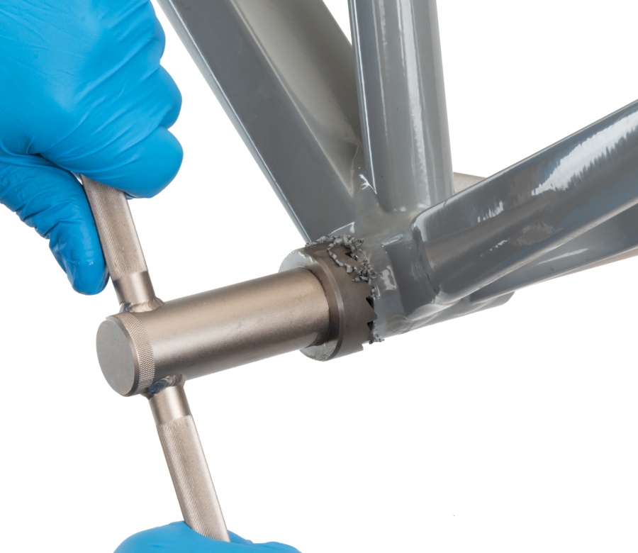 PERFECT BOTTOM BRACKET SHELLS, EVERY TIME .1.37″ x 24 TPI Taps. 45mm Facer. Two-Piece Piloted System.