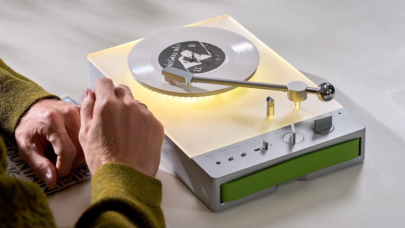 TURN YOUR VINYL COLLECTION INTO WALL ART Mount It. Stream It. Love It.