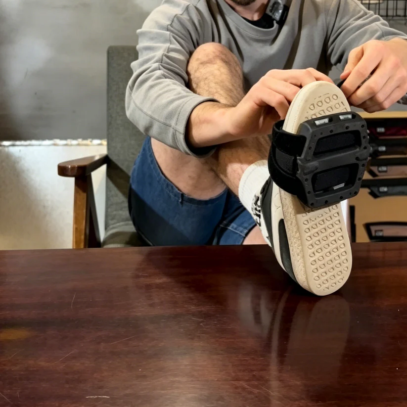Adjustable bicycle pedal straps