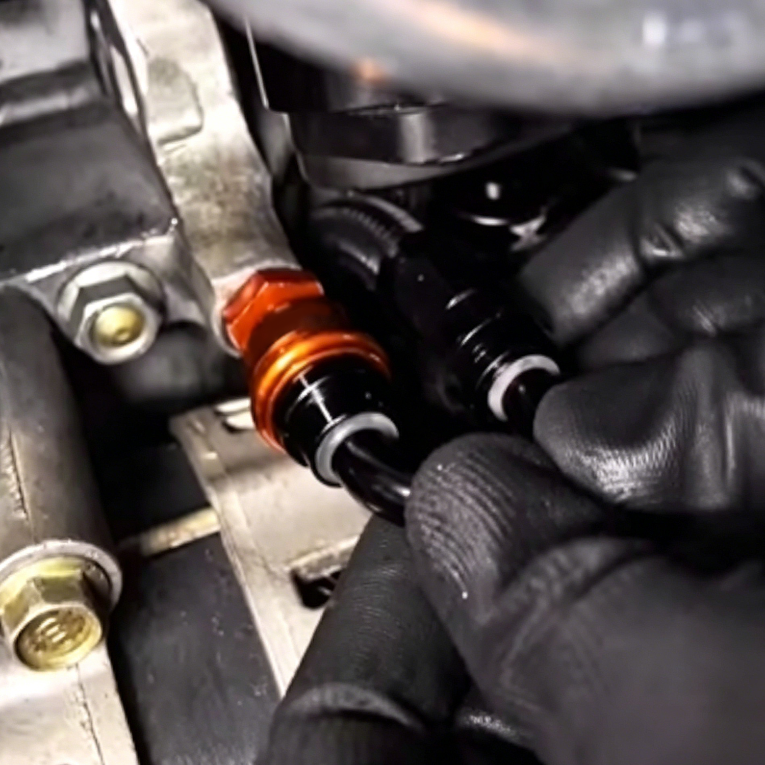 Radiator quick release connector